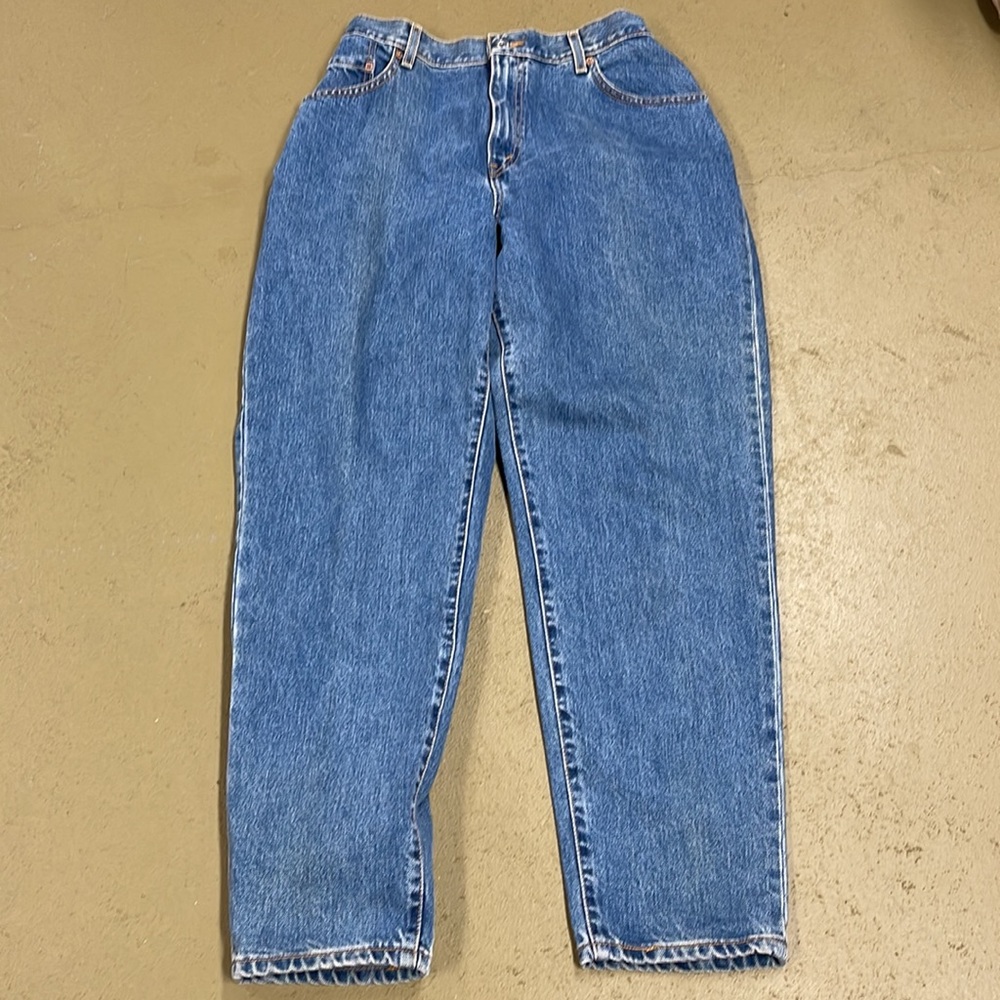 Vintage Levi’s Classic Relaxed Tapered Leg Women’s 550 Jeans 16M